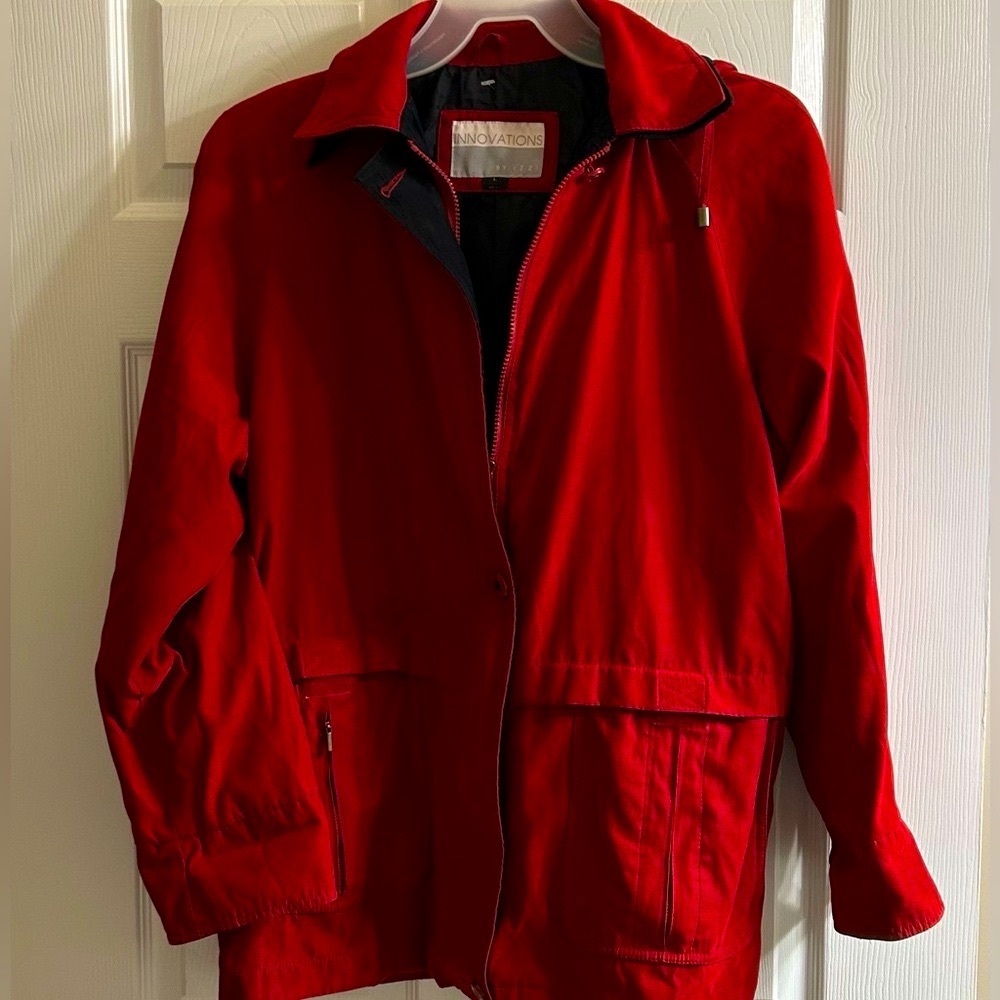 🧥Innovations by Izzi dark red jacket w/ pockets.  Zips/ buttons up
